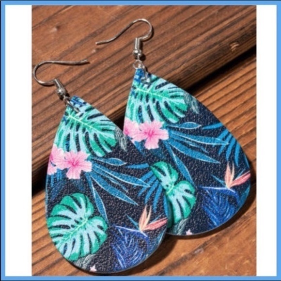 Leather earrings - Picture 3 of 6